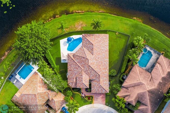Building Photo - 2563 Jardin Ln