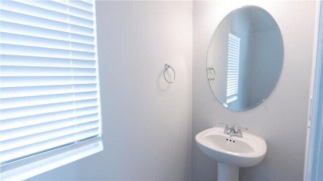 Building Photo - 3675 Abbey Wy