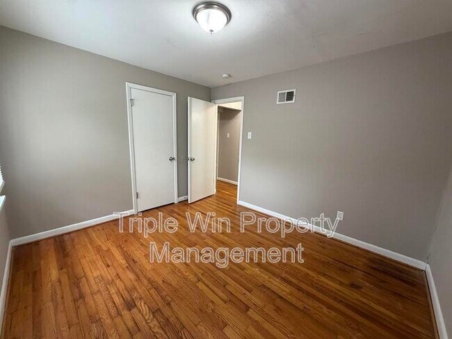 Building Photo - 8004 Monroe Ave