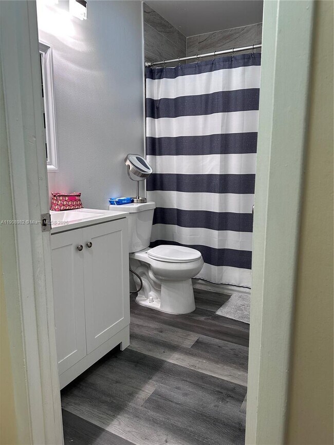 Building Photo - 16215 SW 139th Ct