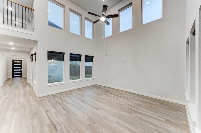 Building Photo - 9522 Rialto Creek Dr
