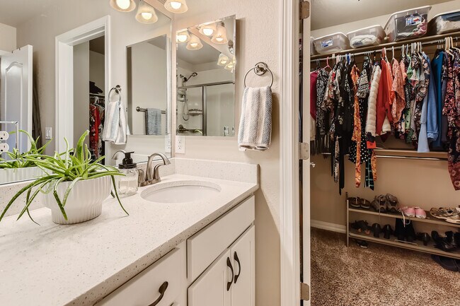 Building Photo - 36 N Olympian Dr