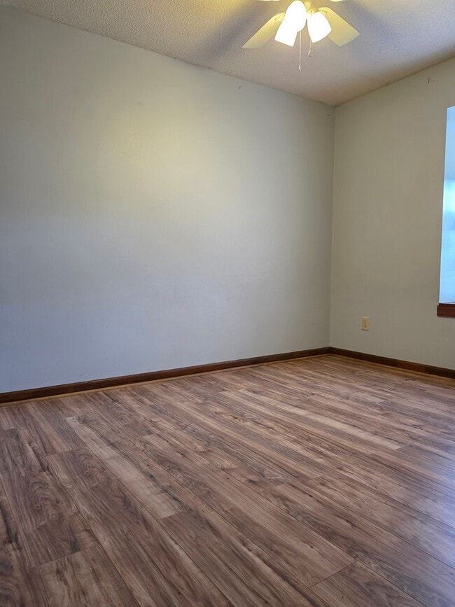Building Photo - 629 Potomac Ct