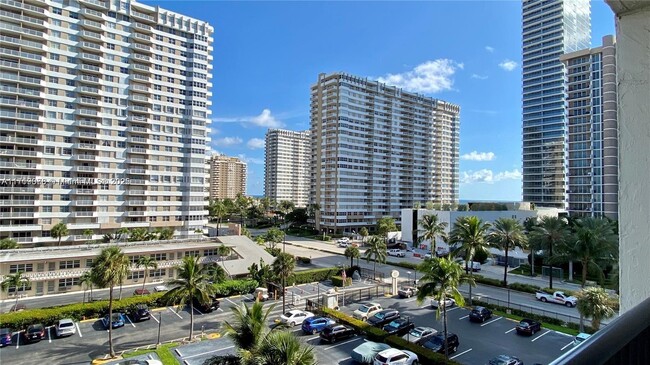 Building Photo - 2049 S Ocean Dr