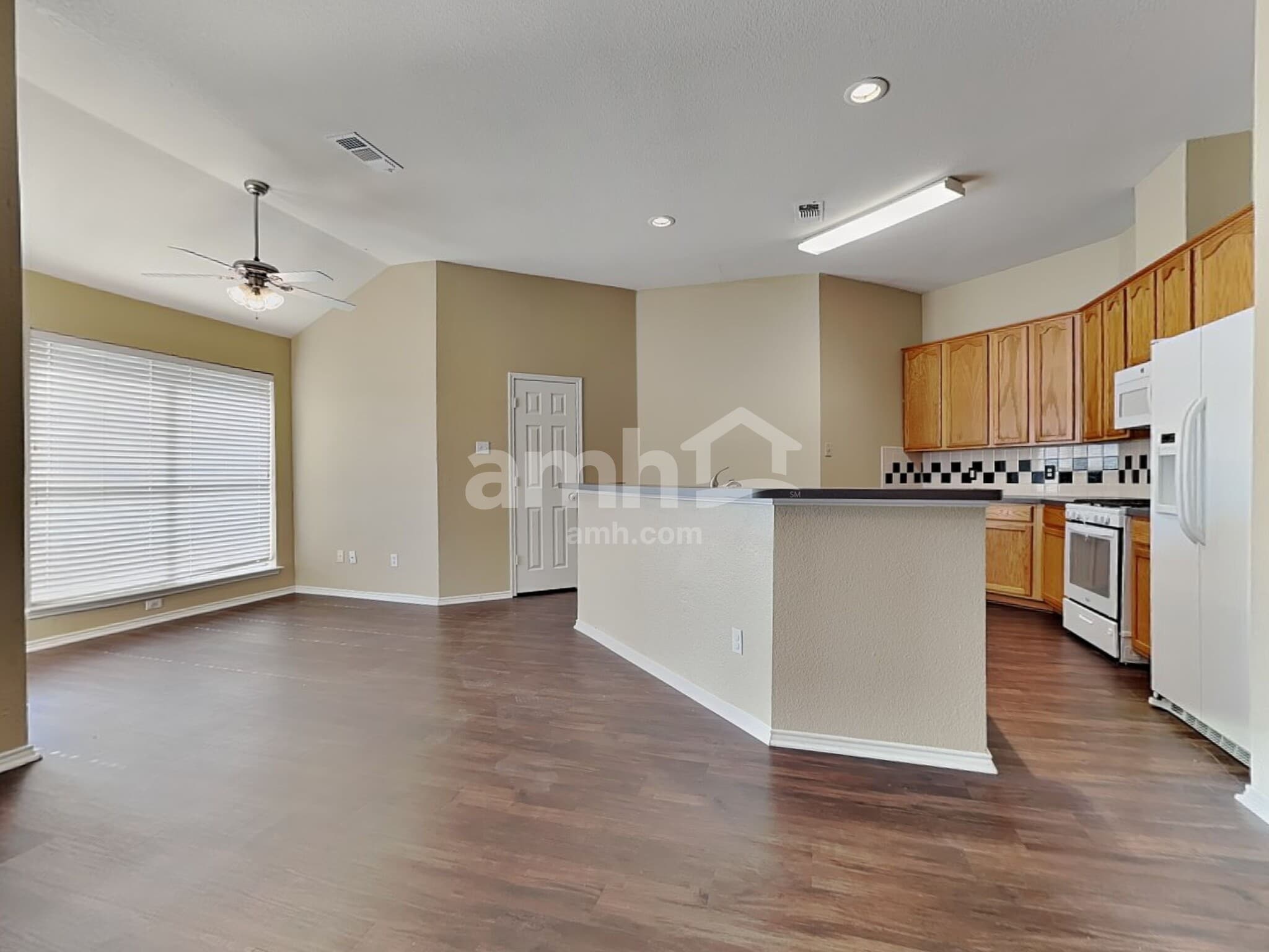 Building Photo - 1606 Windcastle Dr