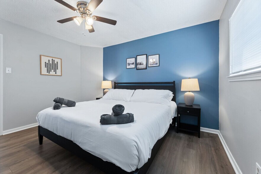 Building Photo - 9123 Kerr Dr