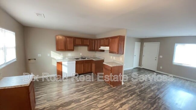 Building Photo - 10789 Sharondale Rd