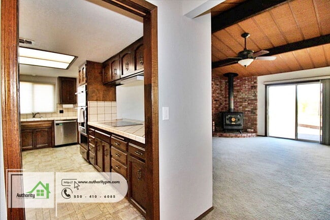 Building Photo - 20231 Margarita Ct E