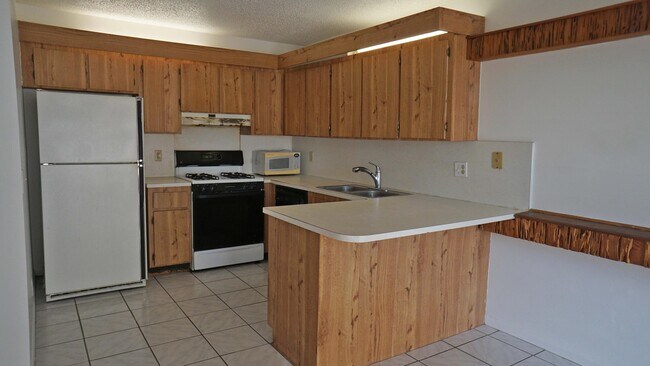 Building Photo - 1555 Fores Forest Lk