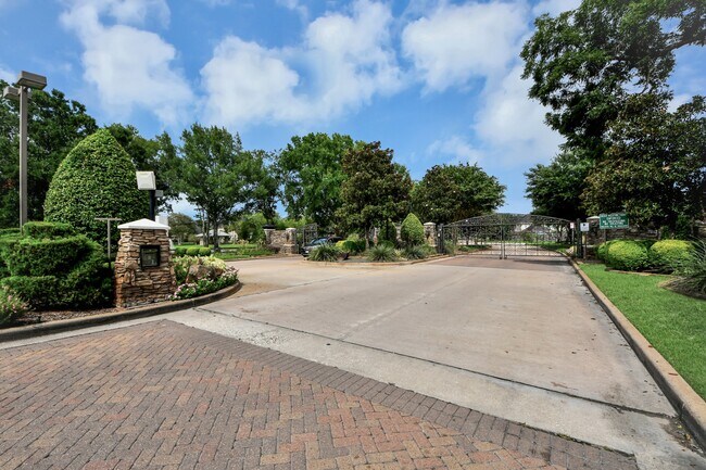 Building Photo - 3727 Lakeridge Canyon Dr