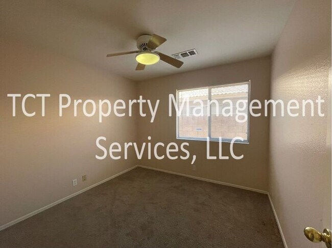 Building Photo - Charming 4 Bedroom in Great Location!