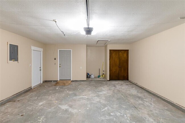 Building Photo - 110 Peggy Dr