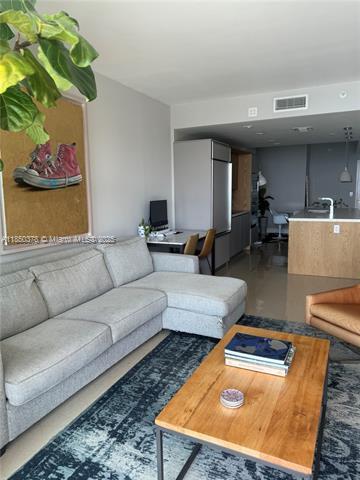 Building Photo - 460 NE 28th St