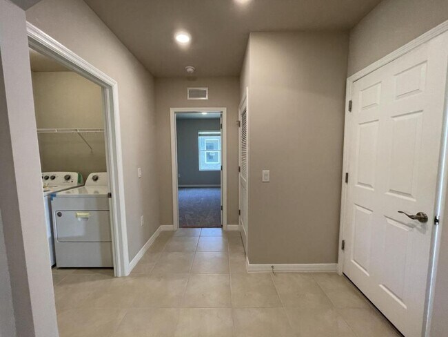 Building Photo - 3152 Cozumel Ct