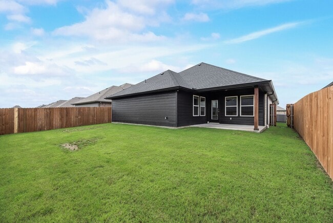 Building Photo - Contemporary Comfort Awaits in Greenville, TX