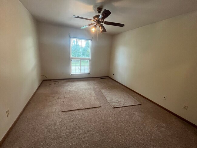 Building Photo - 965 Amberwood Pl
