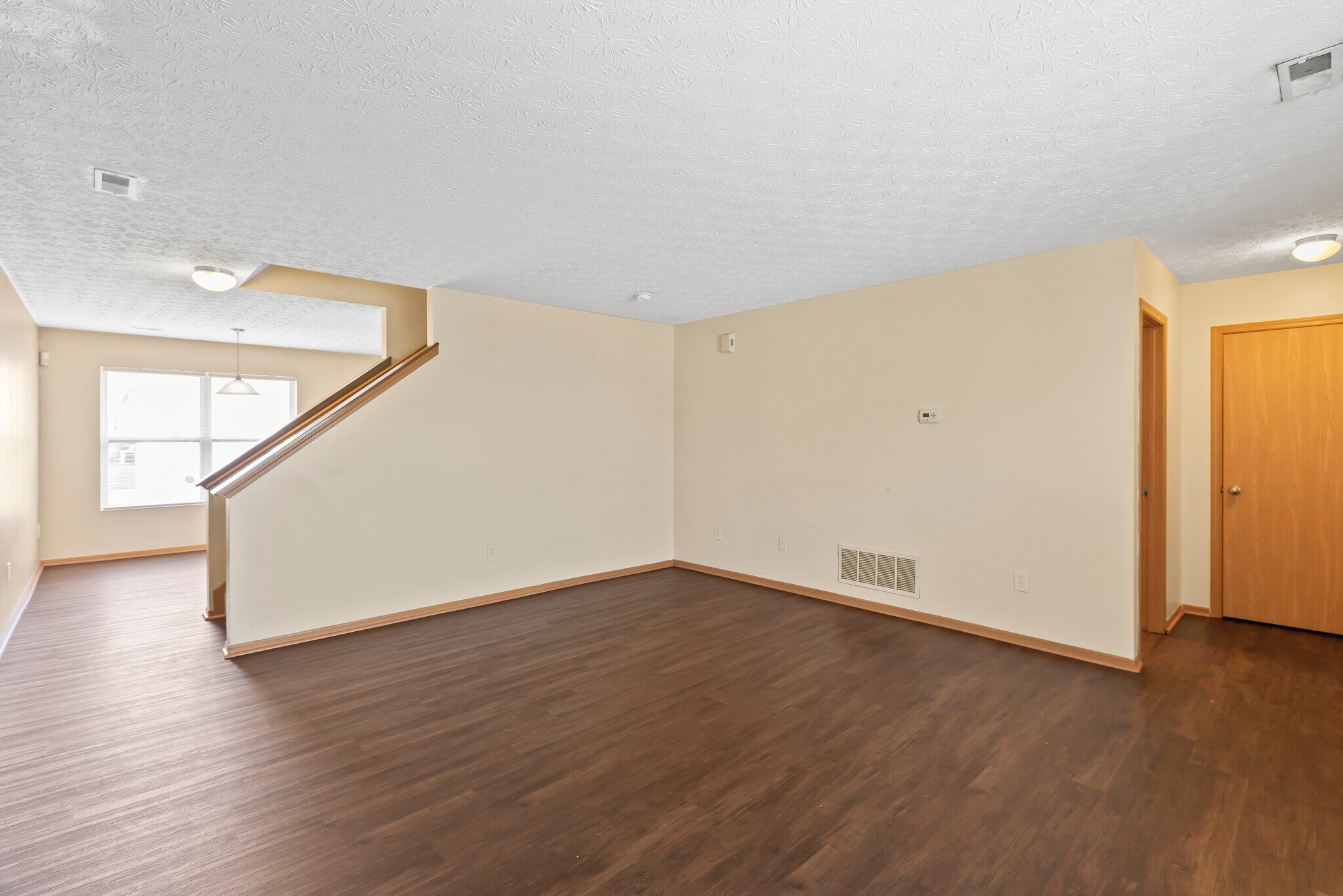 Building Photo - 6306 Pompano St