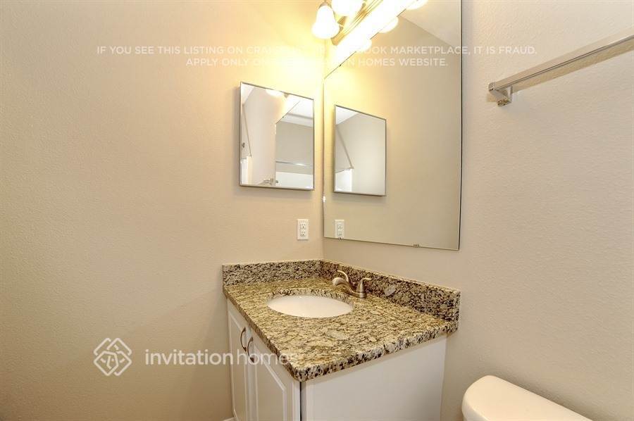 Building Photo - 2071 Kabat Ave