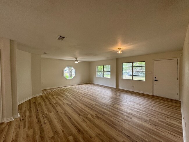 Building Photo - 3-Bedroom House for Rent in Copperas Cove