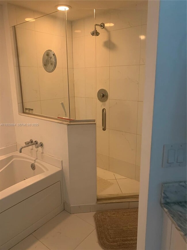 Building Photo - 500 Brickell Ave