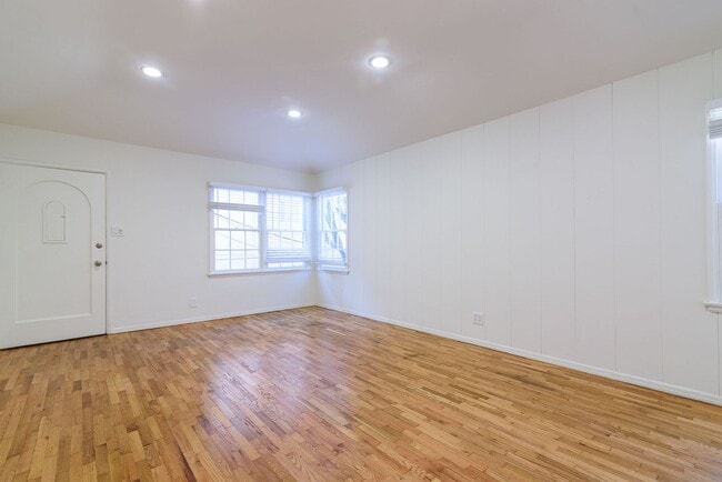 Building Photo - 10474 Eastborne Ave