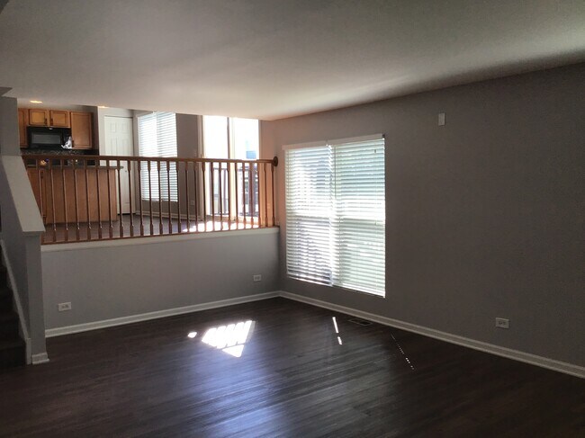 Building Photo - 1559 Parkside Dr