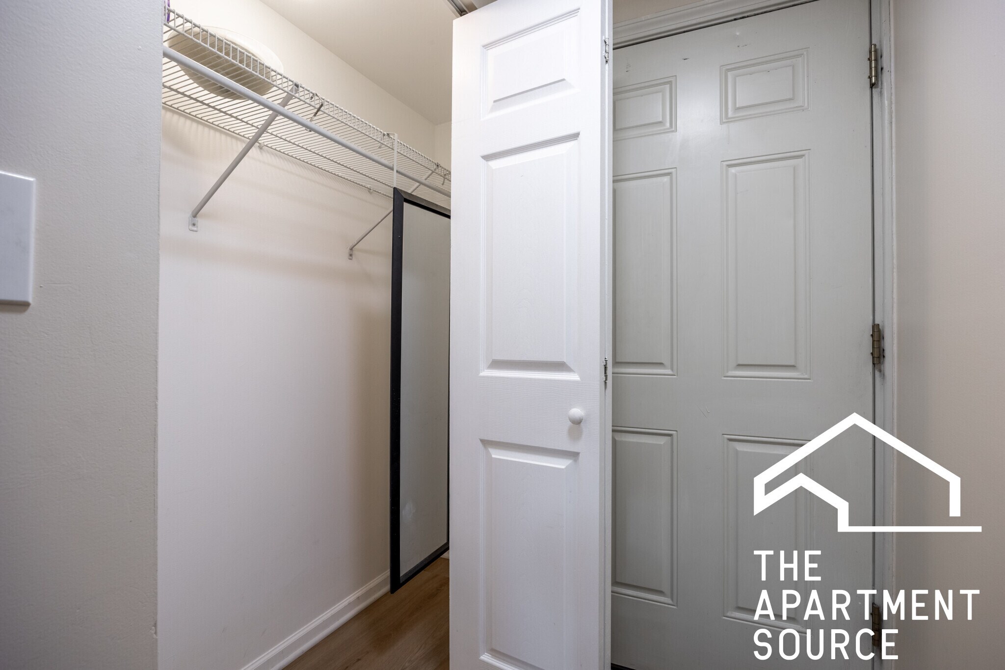 Building Photo - 1501 W Fullerton Ave