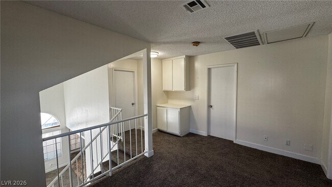 Building Photo - 317 Warmside Dr