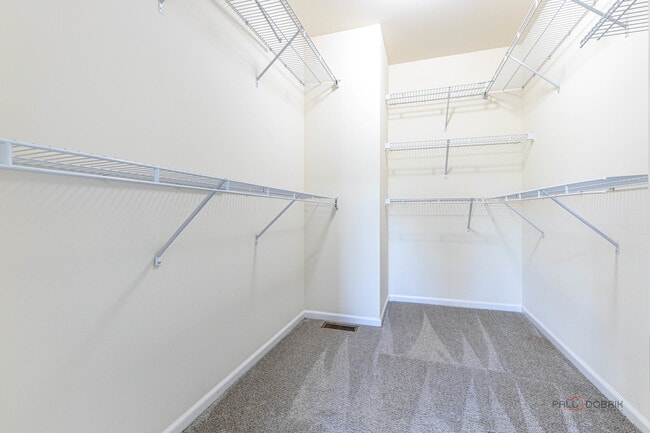 Building Photo - 2659 Dunraven Ave