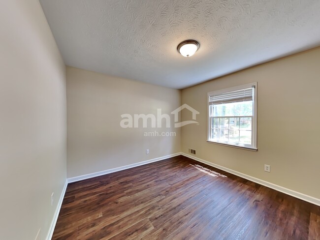 Building Photo - 5157 Parkview Ct SW