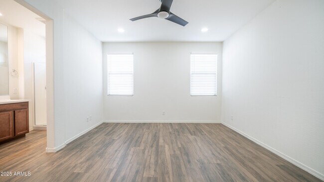 Building Photo - 10872 W Marshall Ave