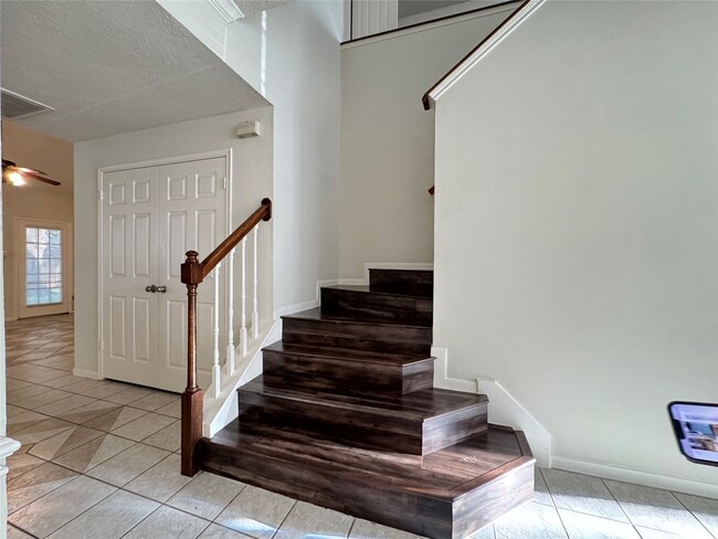 Building Photo - 16315 Cobble Springs Ct