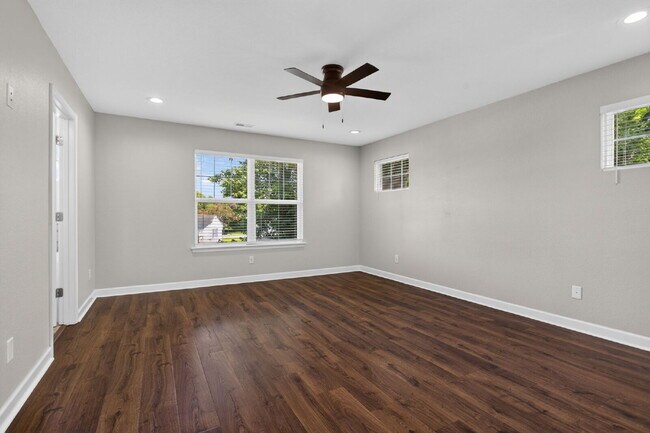 Building Photo - "Spacious 5-Bed featuring TWO PRIMARY SUITES with a beautiful backyard oasis in Norfolk!"