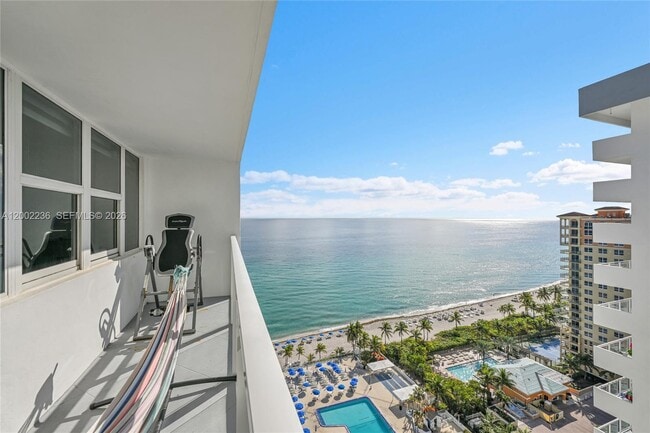 Building Photo - 2030 S Ocean Dr