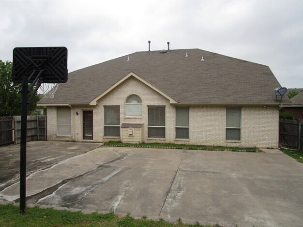 Building Photo - 5321 Sunnyway Dr