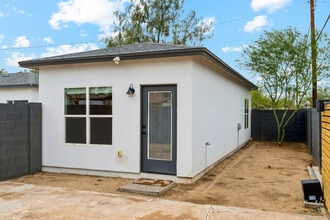 Building Photo - 1717 W Berridge Ln