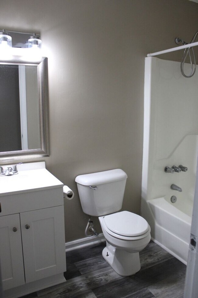 Building Photo - 101 Palmetta Dr