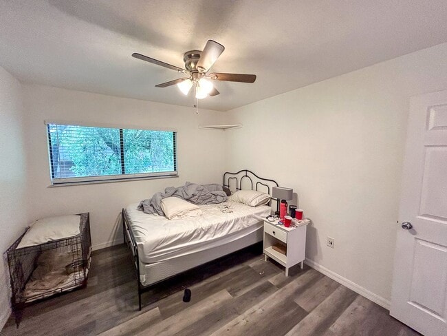 Building Photo - 1038 SW 6th Dr