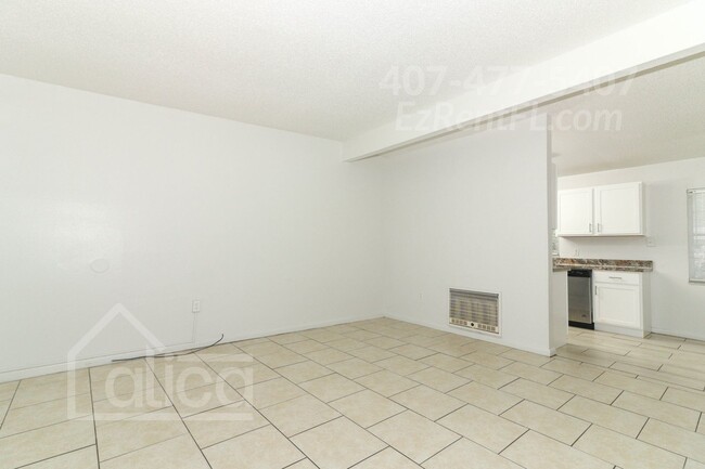 Building Photo - Completely Remodeled 3/1 in Orlando with C...