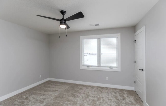 Building Photo - 401 E Donahue St