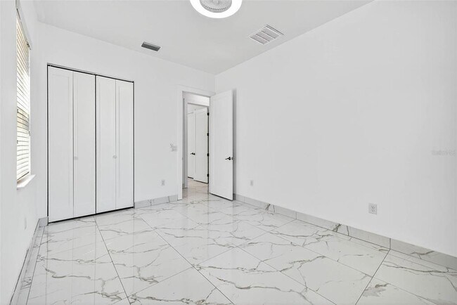 Building Photo - 216 N Glen Arven Ave