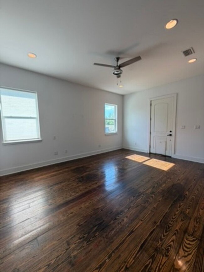 Building Photo - 169 Foxmeyer Dr