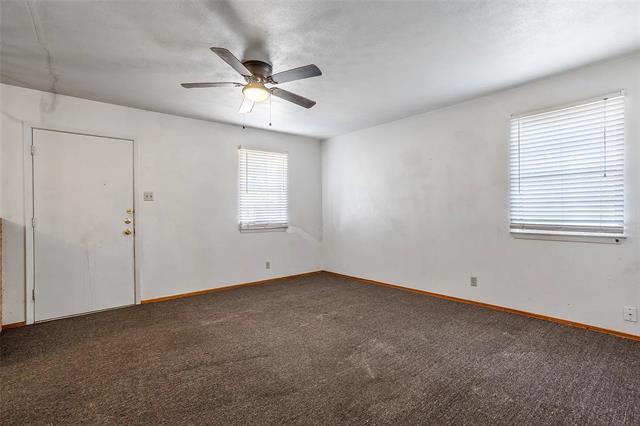 Building Photo - 724 E Mustang St