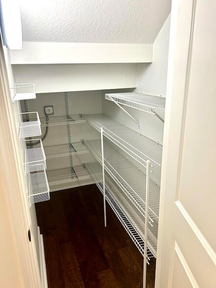 Building Photo - 2024 Foxtail View Ct