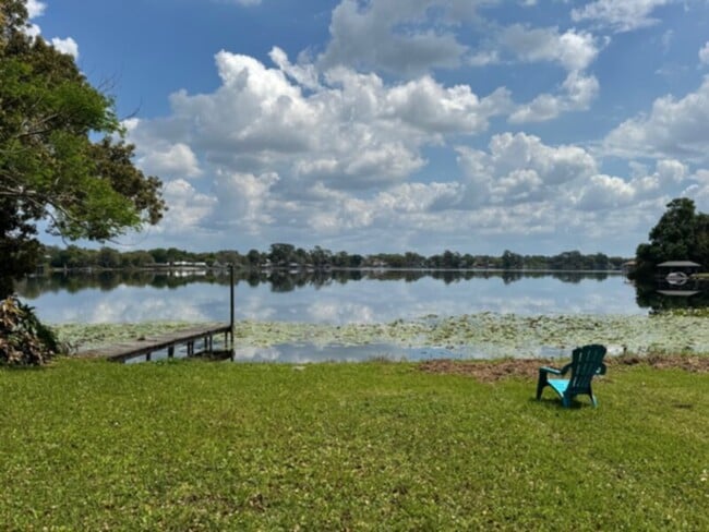 Building Photo - Beautiful 2 Bedroom, 1 Bath Lake Front Home with Den and Oversized 2 Car Garage on Large  Lot