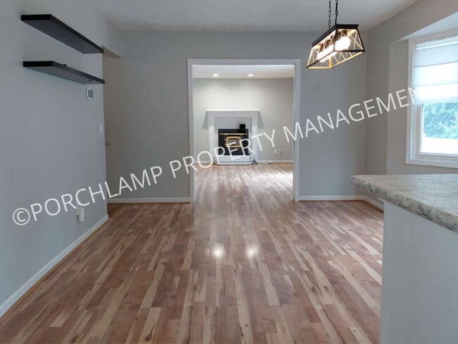 Building Photo - 3045 Chaminade Ct SW