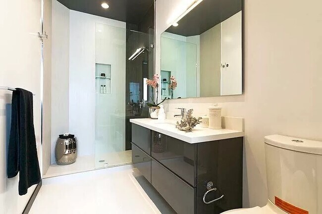 Building Photo - 2874 Harrison-A