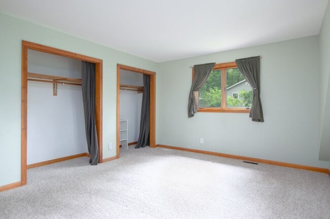 Building Photo - 1802 Shelor Ln