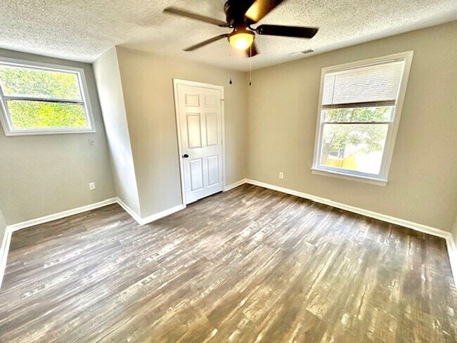 Building Photo - 3512 SW Triana Blvd