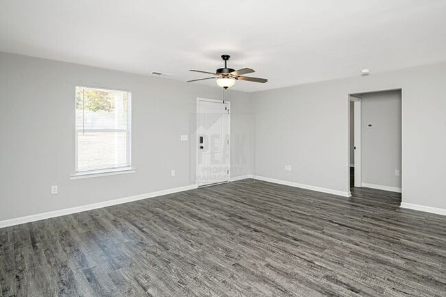Building Photo - $1650! Beautiful 3Bed 2Bath in newly built Woodland Circle! Tour today